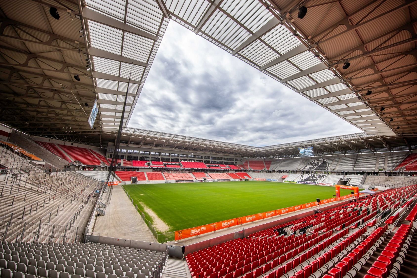 Erste Bilder vom B2Run Freiburg 2025 #gemeinsamaktiv