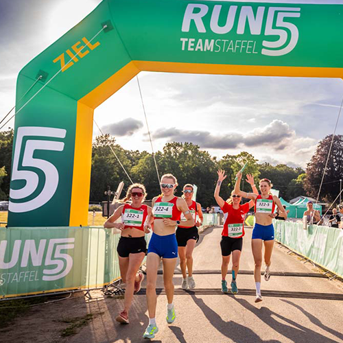 RUN5 TEAMSTAFFEL Zieleinlauf